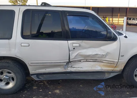 2000 Ford Explorer Xlt z USA, uszkodzony, nr VIN 1FMZU63P9YZA41253